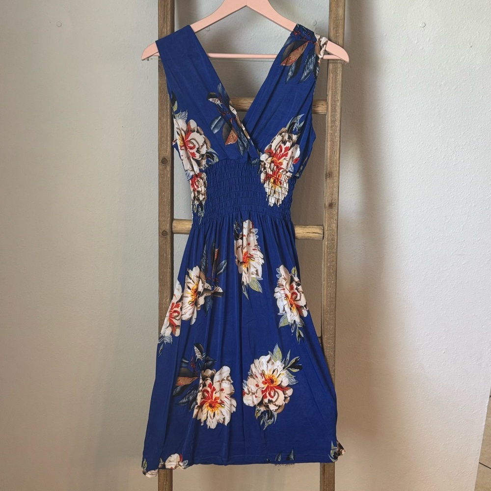 New Blue Women’s Floral sleeveless mini dress size XXL
Fits size 14 - Picture 3 of 7